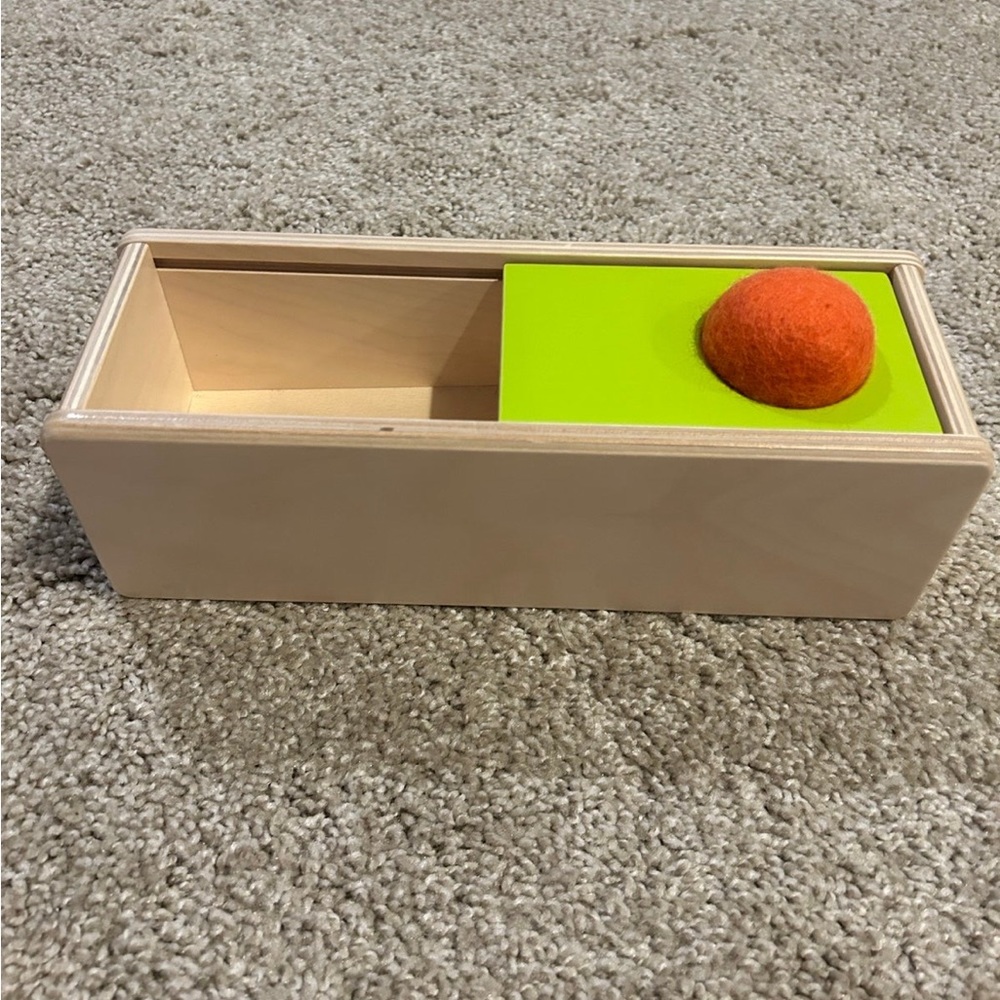 Lovevery Sliding Top Box 11-12 Months Thinker Play Kit Red/ Orange Felt Ball